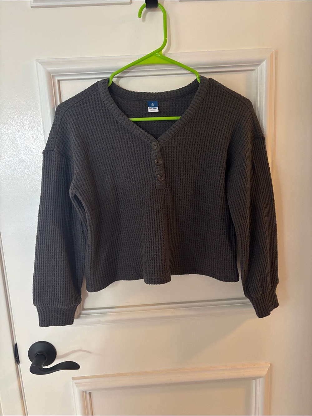 Girl’s Old Navy Charcoal Waffle-Knit Henley Sweatshirt